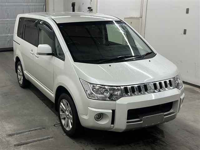 MITSUBISHI DELICA D5 2018