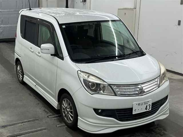 MITSUBISHI DELICA D2 2013