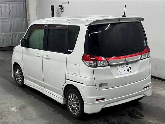 MITSUBISHI DELICA D2 2013