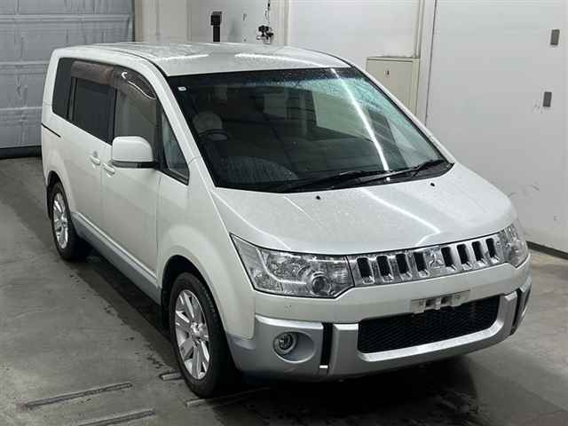 MITSUBISHI DELICA D5 2014
