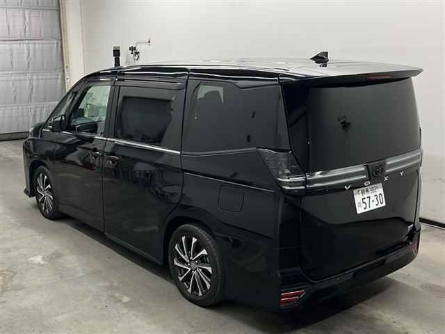 TOYOTA VOXY 2023