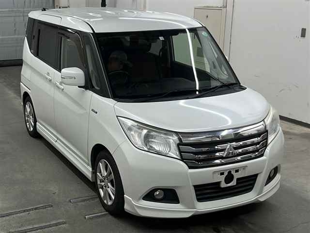 MITSUBISHI DELICA D2 2018