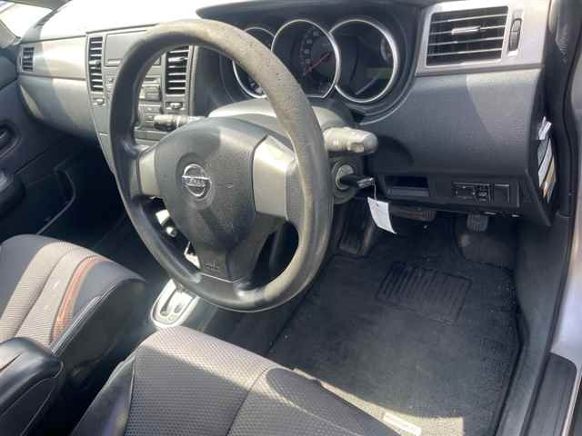 NISSAN TIIDA 2010