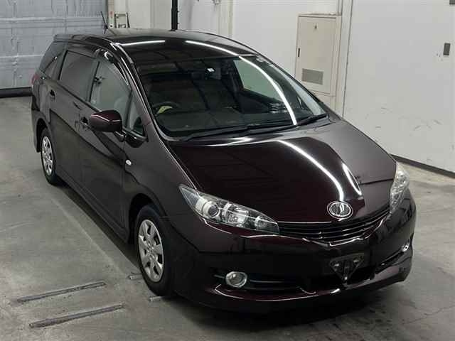 TOYOTA WISH 2010