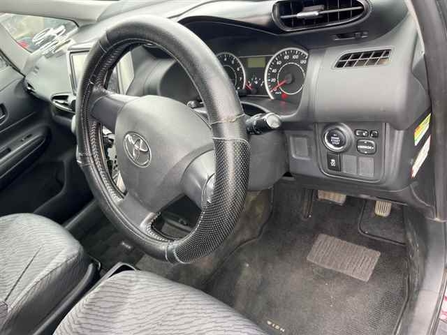 TOYOTA WISH 2010