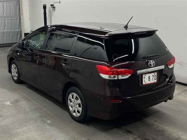 TOYOTA WISH 2010