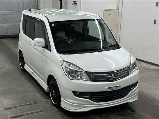 MITSUBISHI DELICA D2 2012