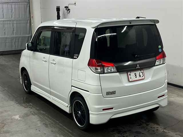 MITSUBISHI DELICA D2 2012