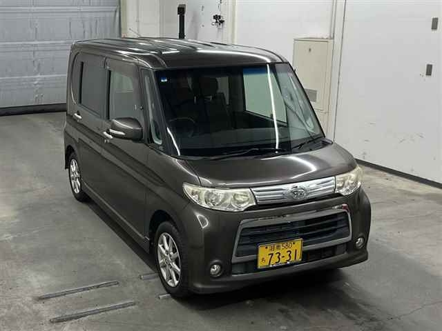 DAIHATSU TANTO 2011