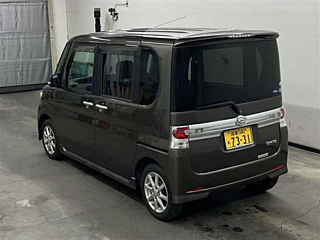 DAIHATSU TANTO 2011