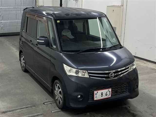 NISSAN ROOX 2010