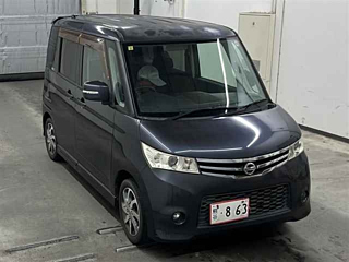 NISSAN ROOX 2010