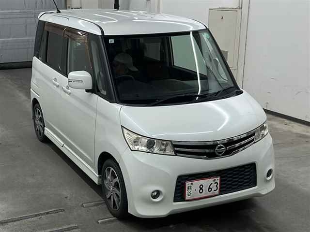 NISSAN ROOX 2011