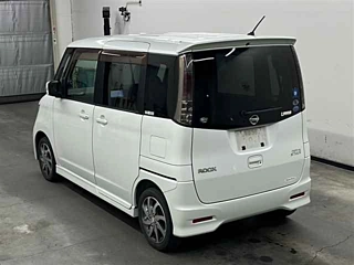 NISSAN ROOX 2011