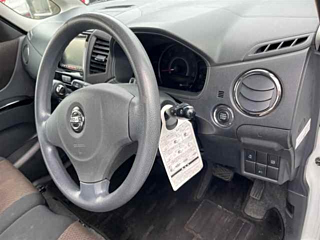 NISSAN ROOX 2013