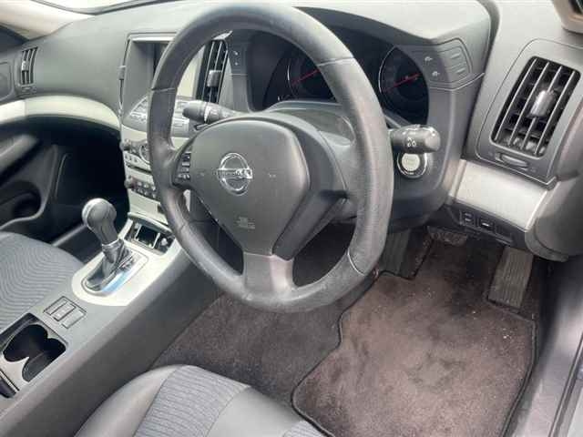 NISSAN SKYLINE 2009