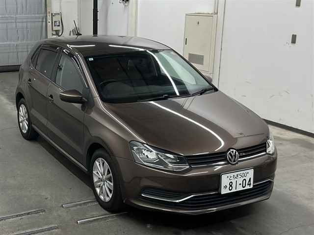 VOLKSWAGEN POLO 2015