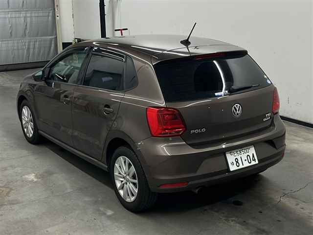 VOLKSWAGEN POLO 2015