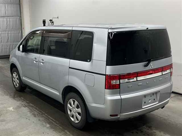 MITSUBISHI DELICA D5 2013