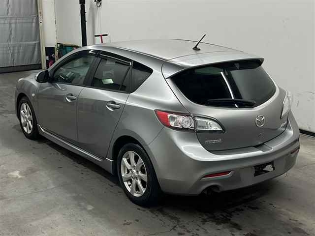 MAZDA AXELA 2010