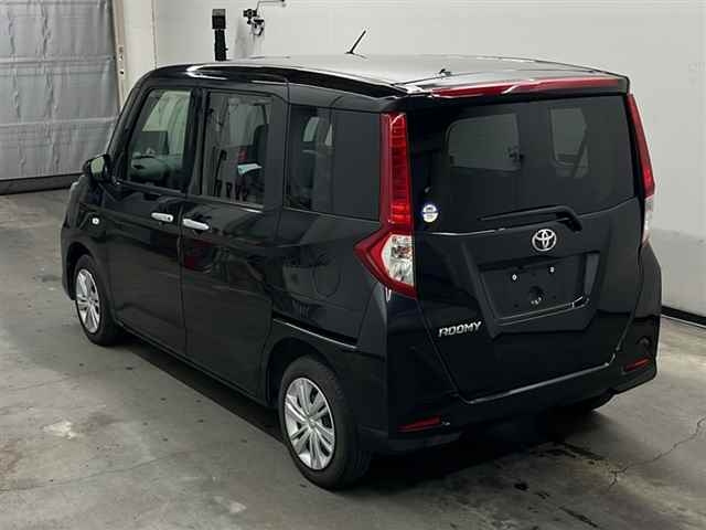 TOYOTA ROOMY 2022