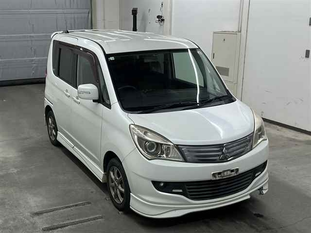 MITSUBISHI DELICA D2 2012