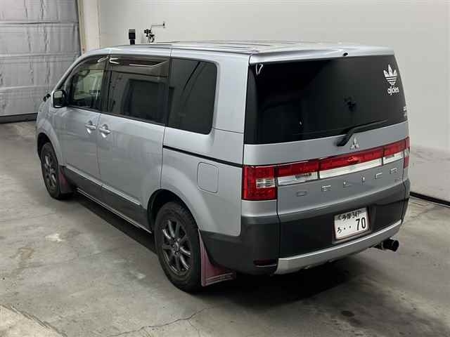 MITSUBISHI DELICA D5 2017