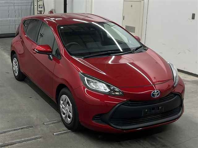 TOYOTA AQUA 2021