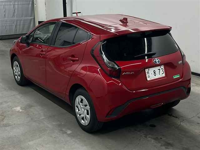 TOYOTA AQUA 2021