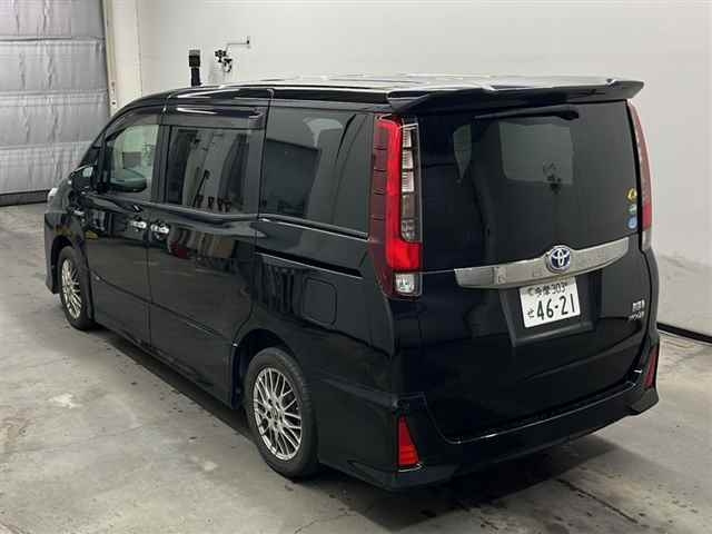 TOYOTA NOAH 2017