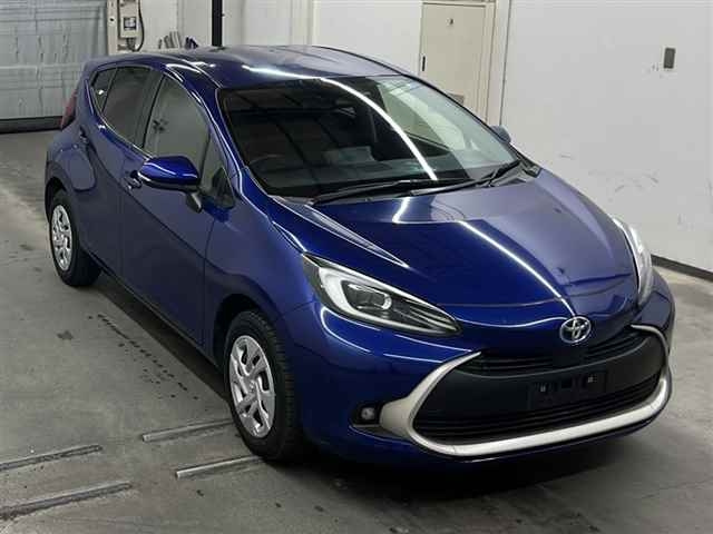 TOYOTA AQUA 2021