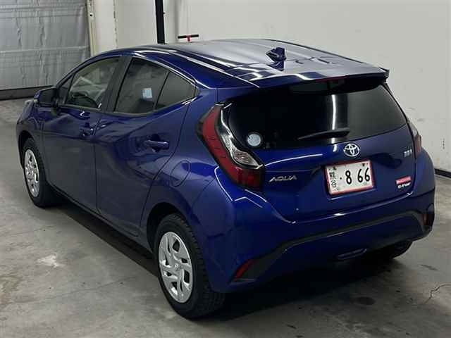 TOYOTA AQUA 2021