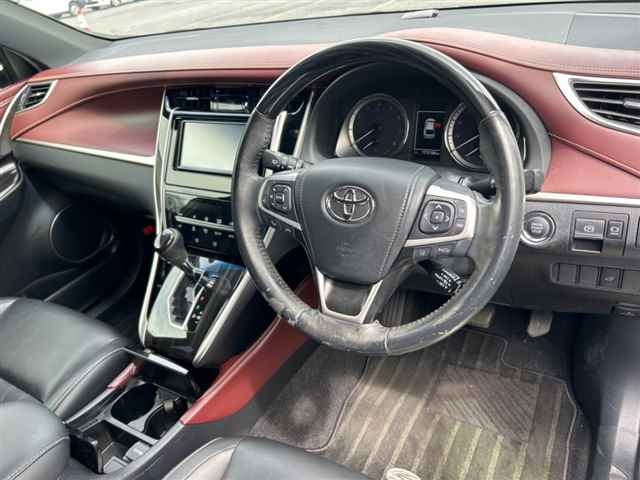 TOYOTA HARRIER 2017