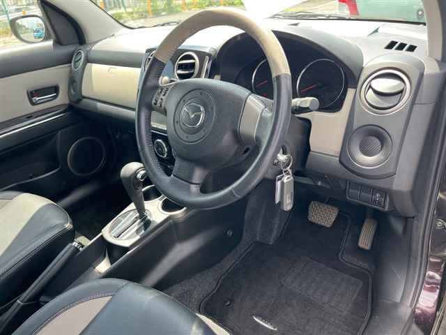 MAZDA VERISA 2010
