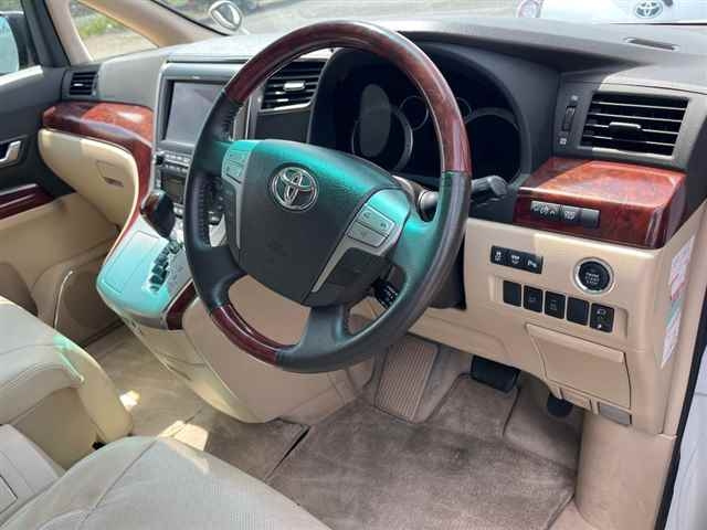 TOYOTA ALPHARD 2009