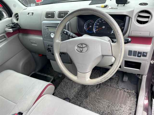 TOYOTA PIXIS SPACE 2012
