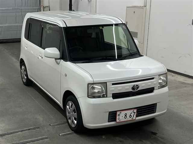 TOYOTA PIXIS SPACE 2012
