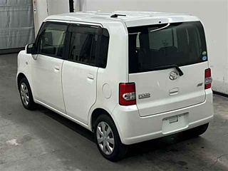 TOYOTA PIXIS SPACE 2012