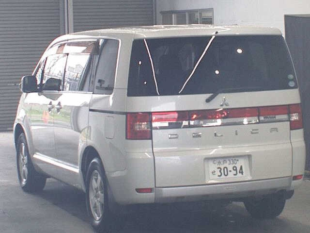 MITSUBISHI DELICA D5 2015