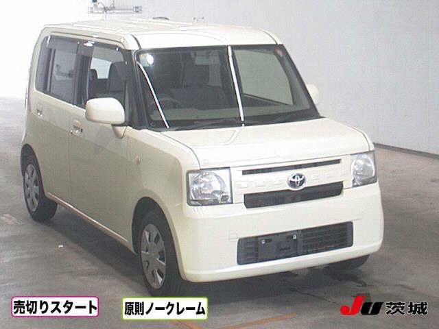TOYOTA PIXIS SPACE 2012