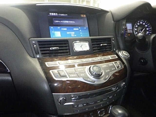 NISSAN INFINITI 2011