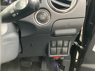NISSAN ROOX 2011