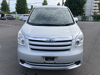 TOYOTA NOAH 2009