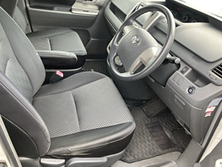 TOYOTA NOAH 2008