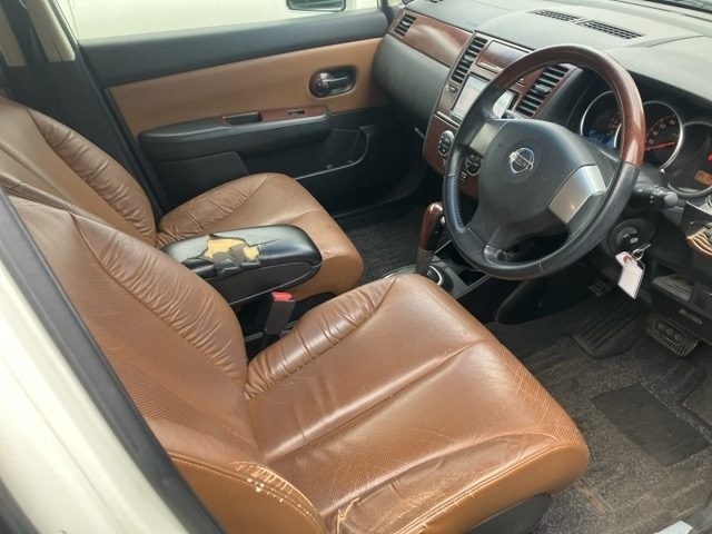 NISSAN TIIDA 2008