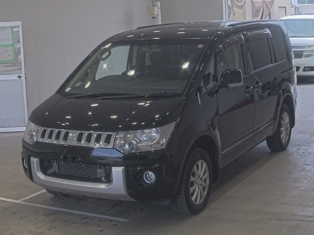 MITSUBISHI DELICA D5 2015