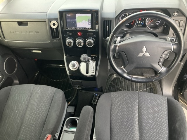 MITSUBISHI DELICA D5 2015