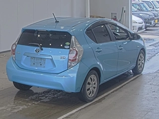 TOYOTA AQUA 2012