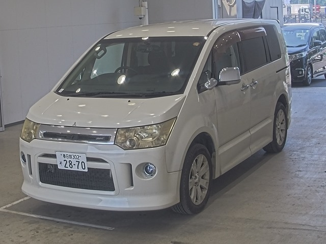 MITSUBISHI DELICA D5 2009
