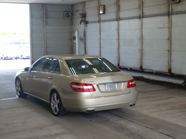 MERCEDES BENZ E CLASS 2012